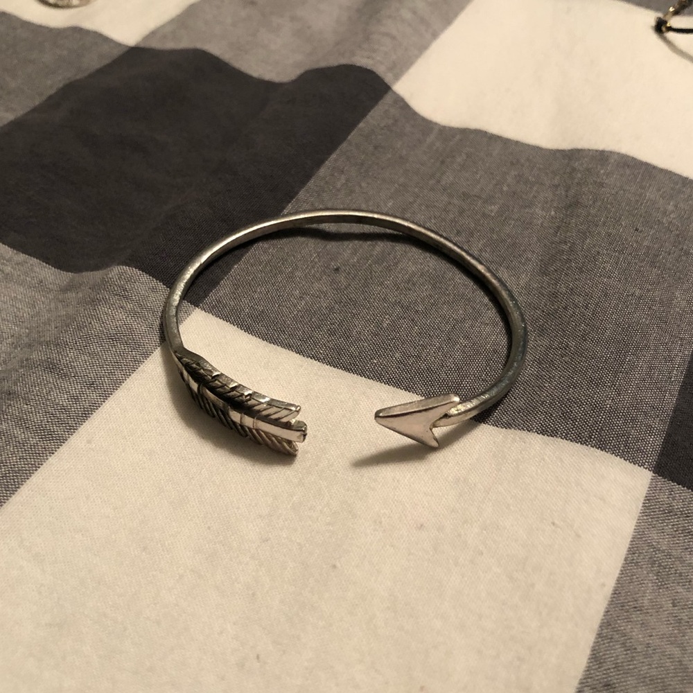 Arrow bracelet